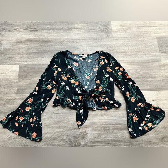Women’s American Eagle Tie Front Floral Cropped Ruffle Bell Sleeve Blouse - Picture 3 of 11